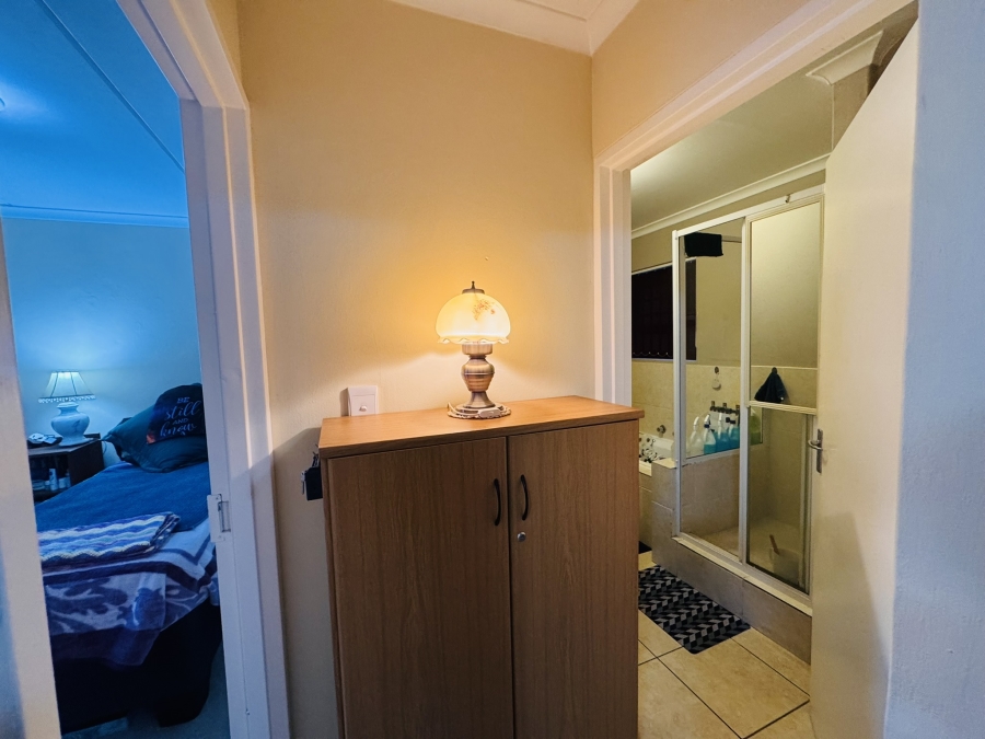 To Let 1 Bedroom Property for Rent in Guldenland Western Cape